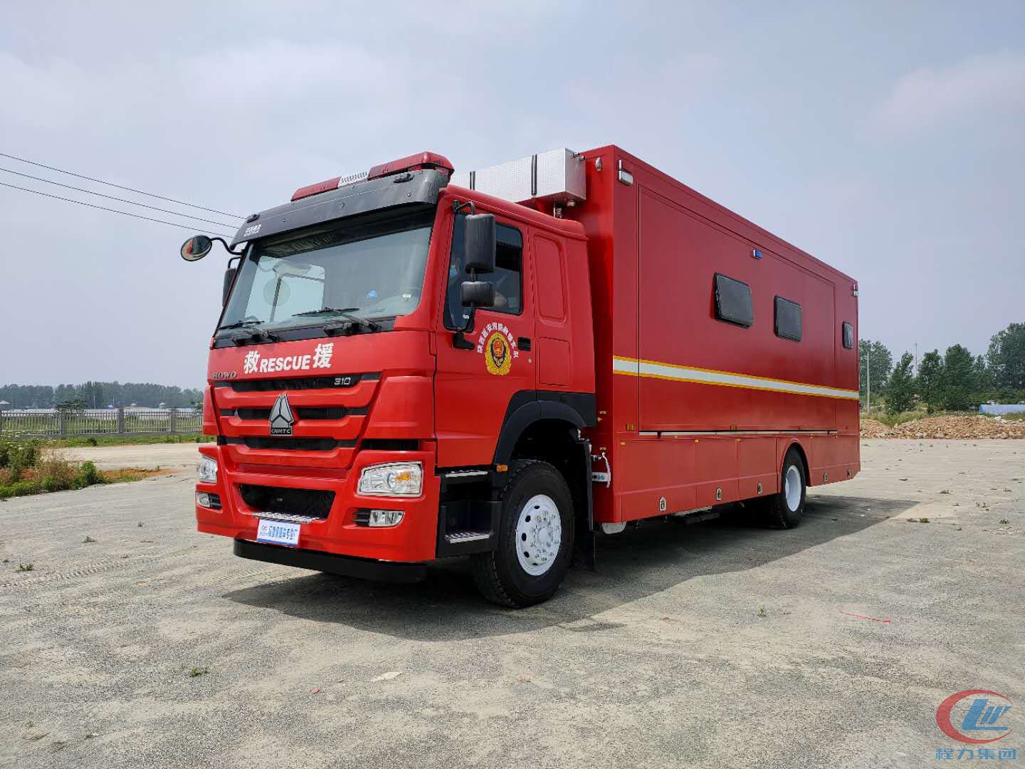 重汽豪沃T5G宿營(yíng)車