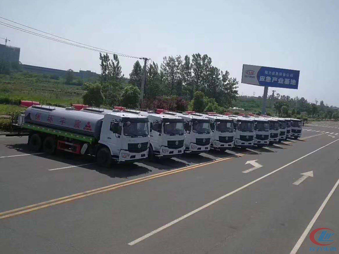 國(guó)六東風(fēng)D3L后雙橋抑塵灑水車(chē)