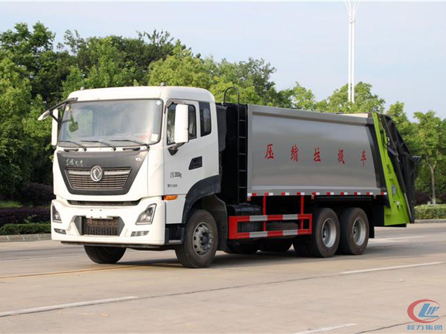 國(guó)六東風(fēng)天龍后雙橋18方壓縮垃圾車(chē)