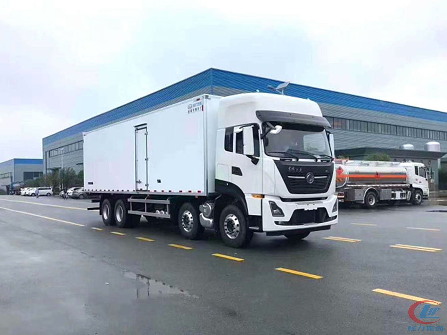 國(guó)六東風(fēng)天龍前四后八冷藏車