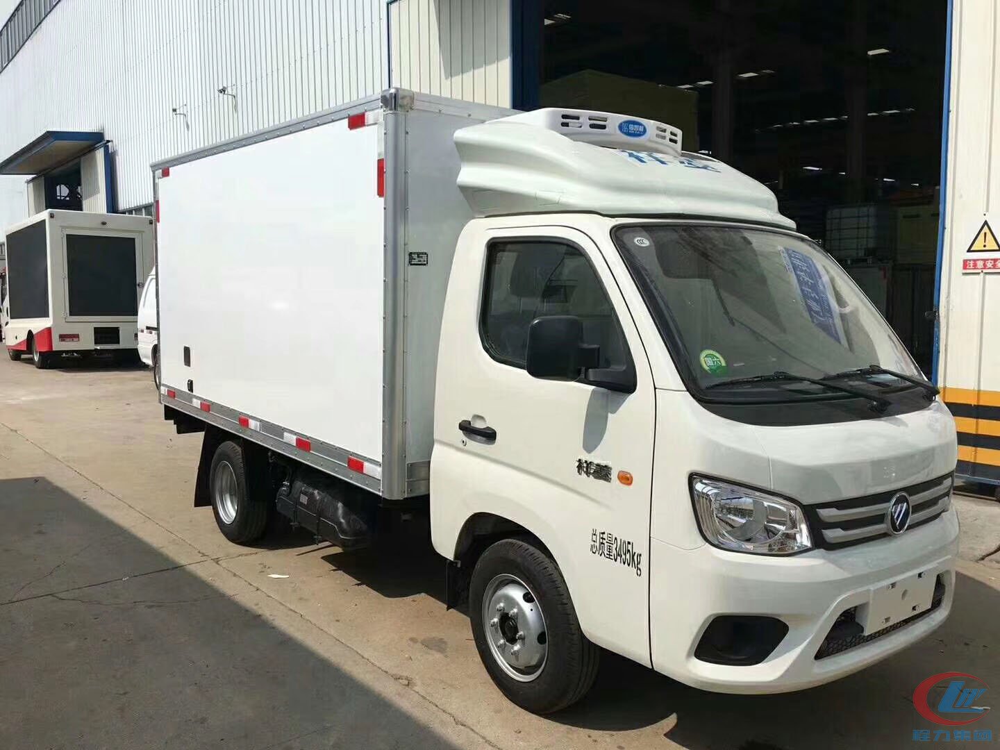 國(guó)六福田祥鈴M1后雙輪冷藏車