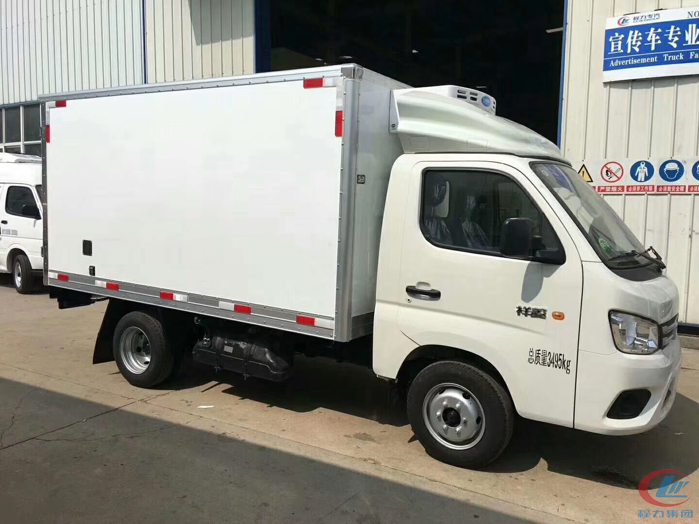國(guó)六福田祥鈴M1后雙輪冷藏車