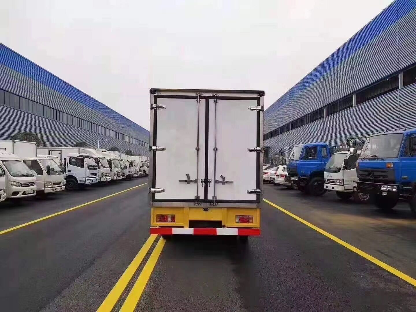 國(guó)六慶鈴五十鈴雙排冷藏車
