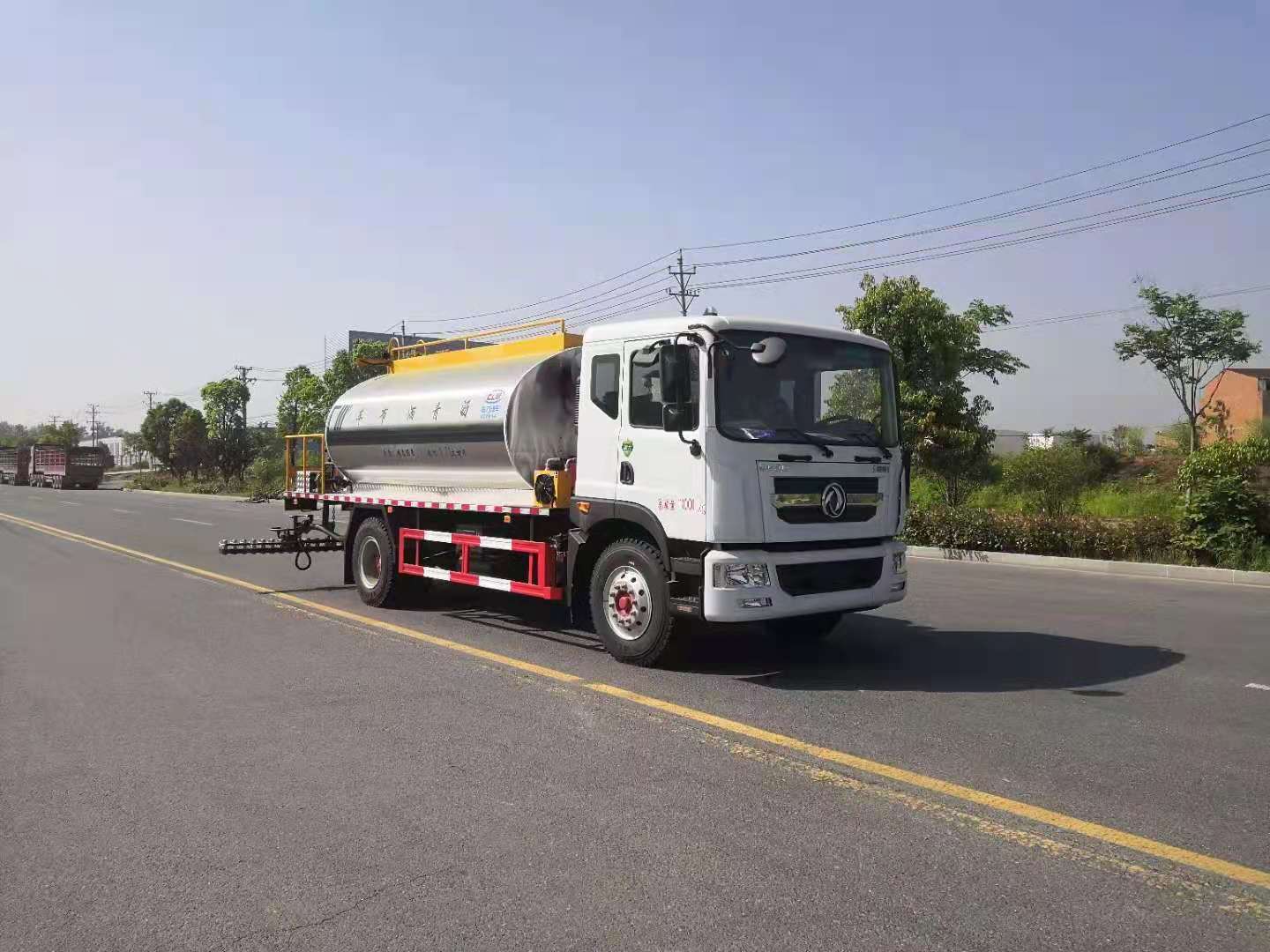 東風(fēng)D9國(guó)六10噸瀝青灑布車(chē)