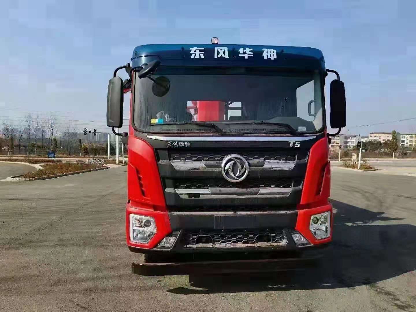 國(guó)六東風(fēng)華神后八輪12噸隨車(chē)吊圖片