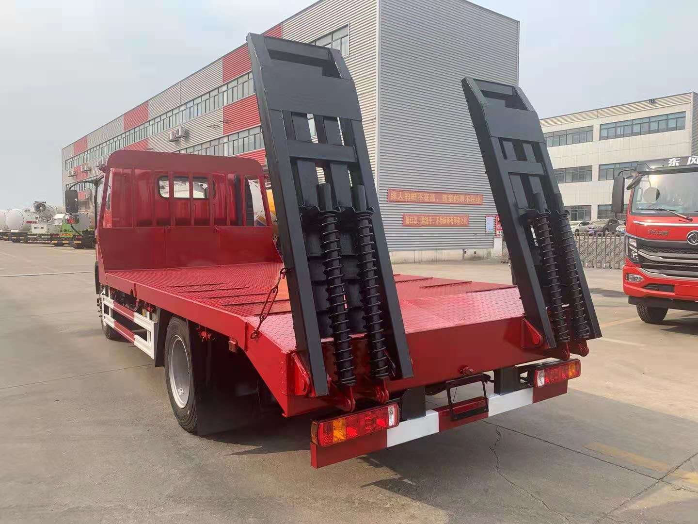 國(guó)六解放虎V平板車運(yùn)輸車