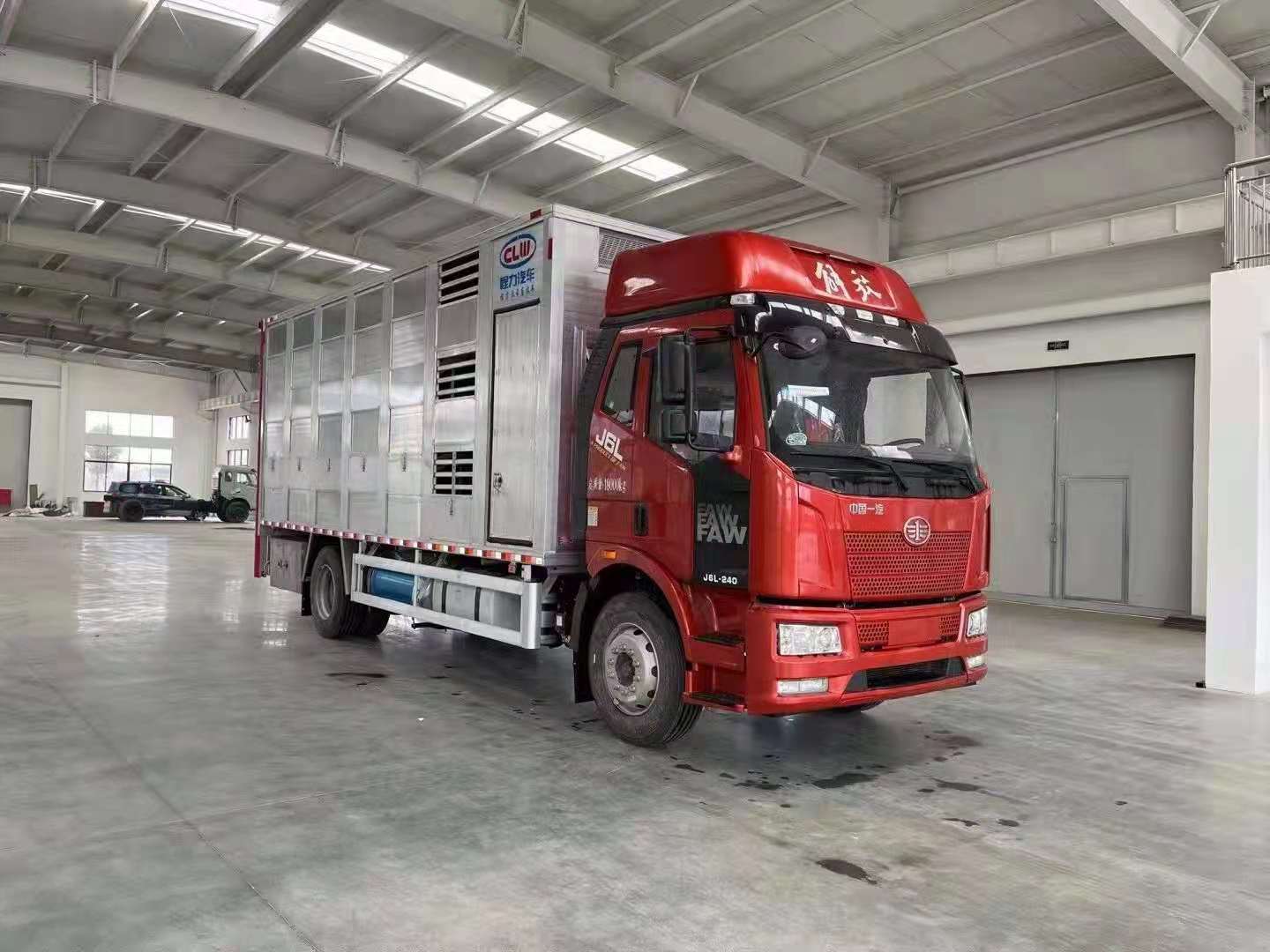 國(guó)六解放J6畜禽運(yùn)輸車