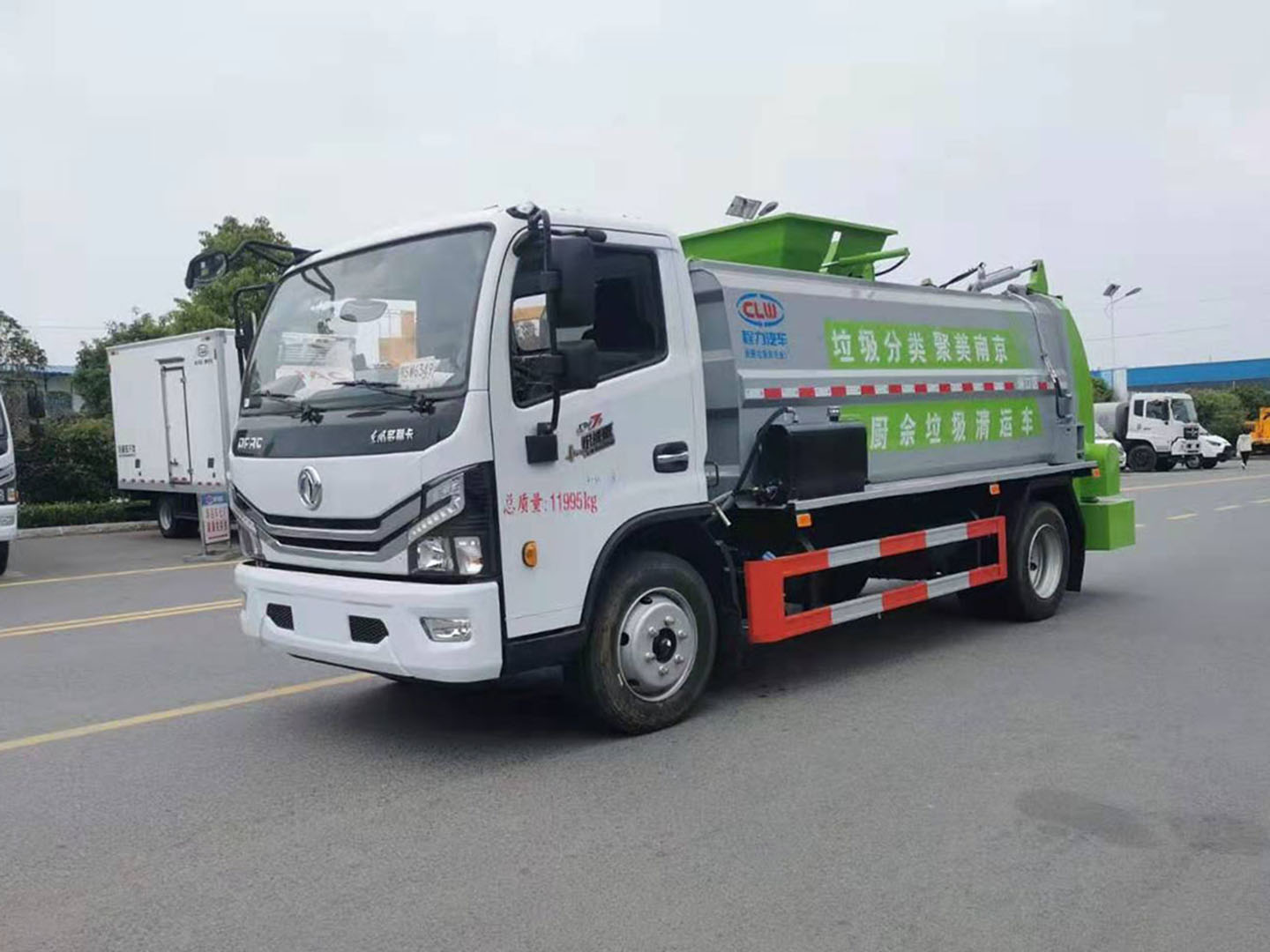 國(guó)六東風(fēng)多利卡8立方餐廚垃圾車
