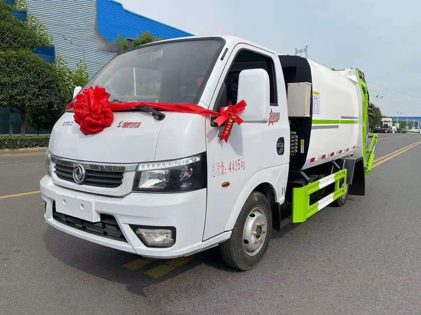 國(guó)六東風(fēng)途逸壓縮垃圾車(chē)