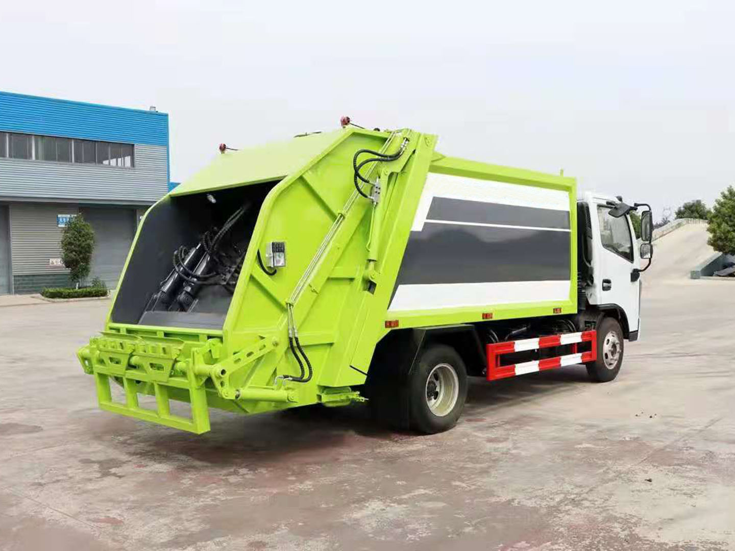 國(guó)六東風(fēng)多利卡D6－6方壓縮垃圾車(chē)