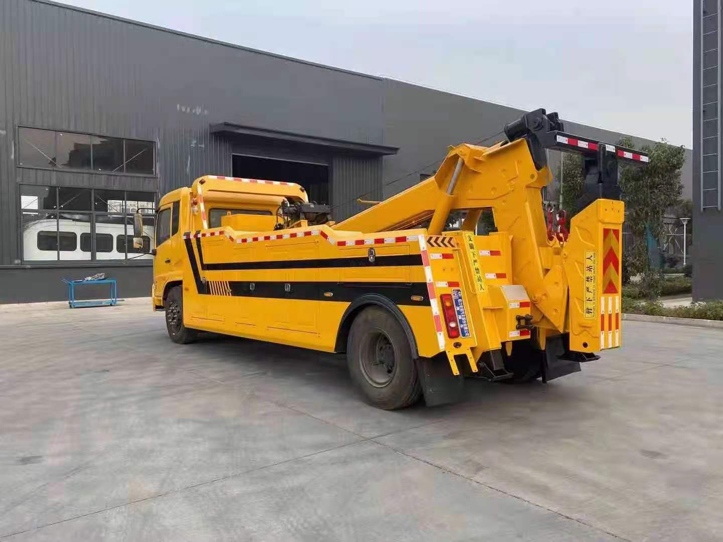 國(guó)六東風(fēng)天錦拖吊連體清障車(chē)