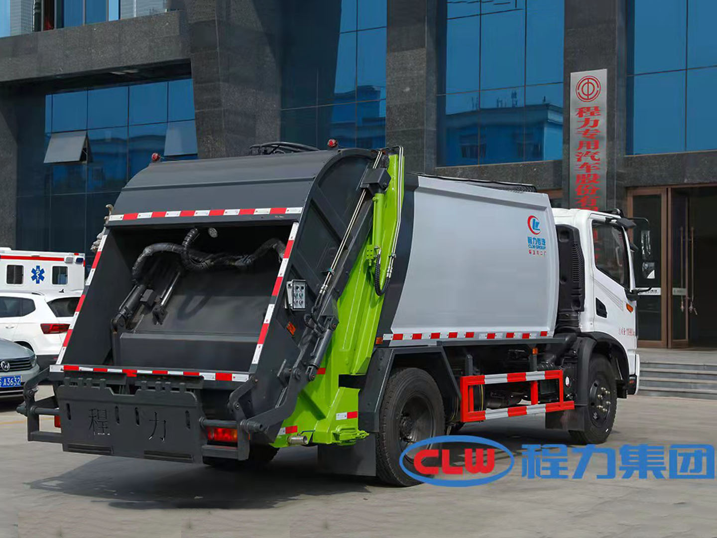 國(guó)六重汽豪沃壓縮垃圾車(chē)