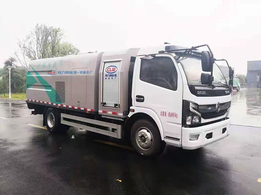 東風(fēng)大多利卡純電動護(hù)欄清洗車