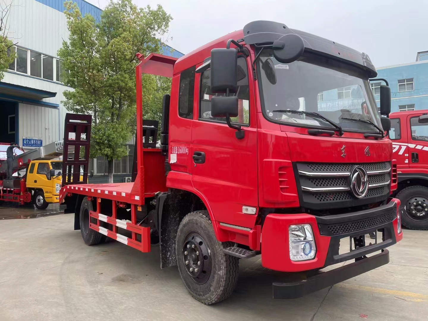 國(guó)六東風(fēng)K6單橋平板運(yùn)輸車(chē)