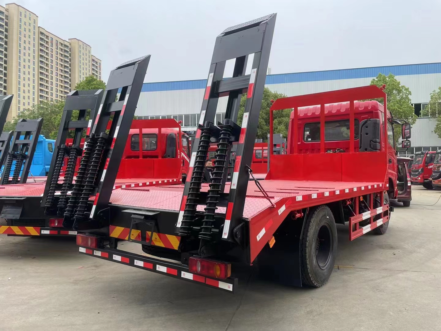 國(guó)六東風(fēng)K6單橋平板運(yùn)輸車(chē)