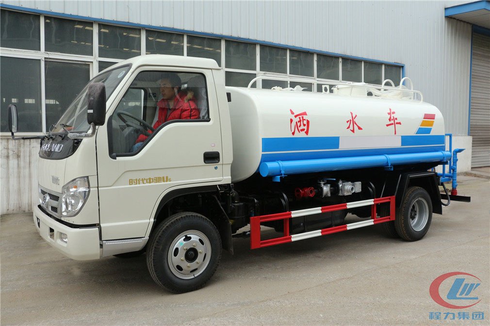 程力汽車福田國(guó)三5方不上戶灑水車側(cè)面圖