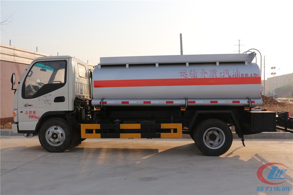 湖北程力江淮（5方）加油車(chē)側(cè)面圖