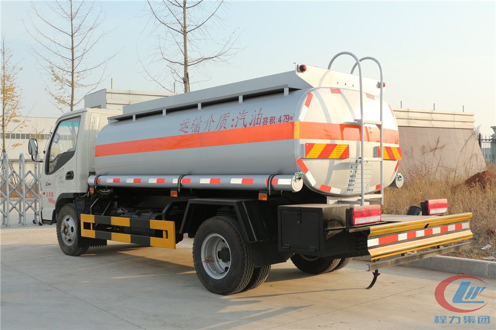 湖北程力江淮（5方）加油車(chē)側(cè)面圖