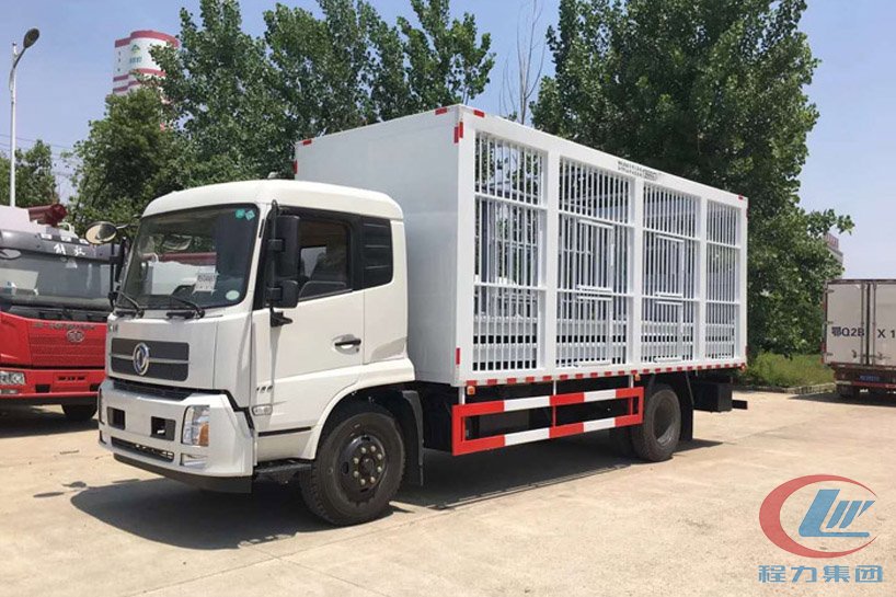 東風(fēng)天錦6米8運(yùn)豬車、畜禽運(yùn)輸車側(cè)面圖