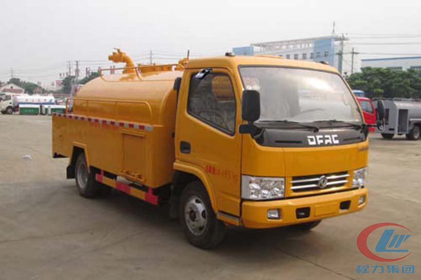 東風(fēng)藍(lán)牌2方清洗吸污車車側(cè)面圖