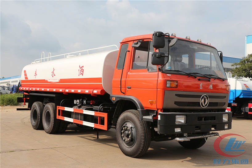 東風隨專后八輪22方灑水車CLW5250GPSD5側(cè)面圖