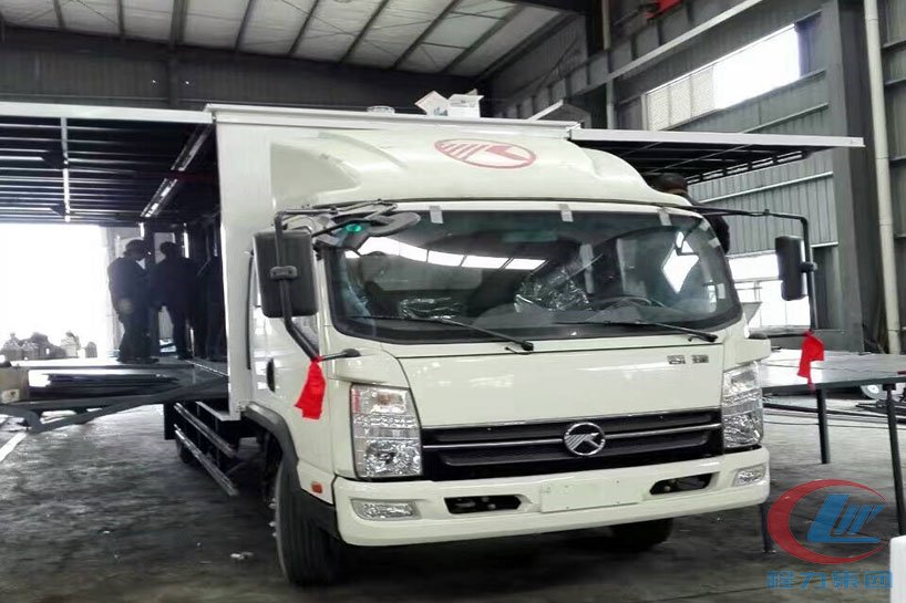 凱馬5.4米廂長舞臺車側(cè)面圖