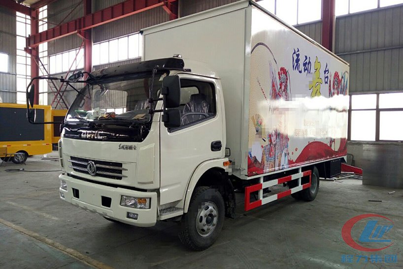 東風(fēng)5.2米廂長舞臺(tái)車高清圖