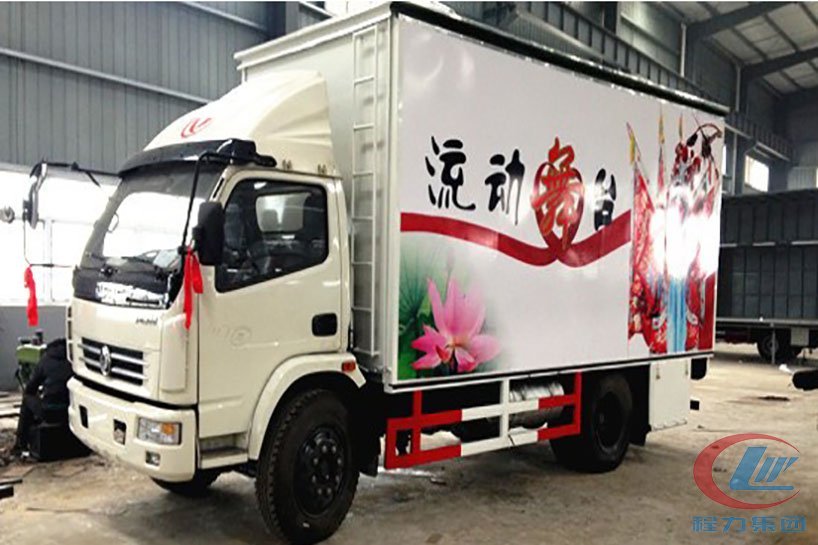 東風(fēng)5.2米廂長舞臺(tái)車側(cè)面圖