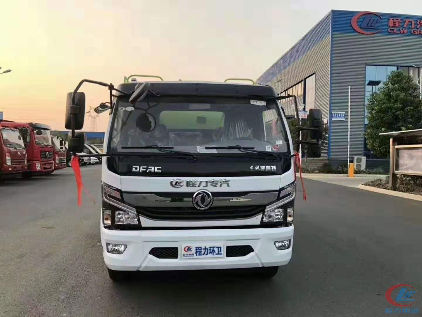 國(guó)六大多利卡吸污車