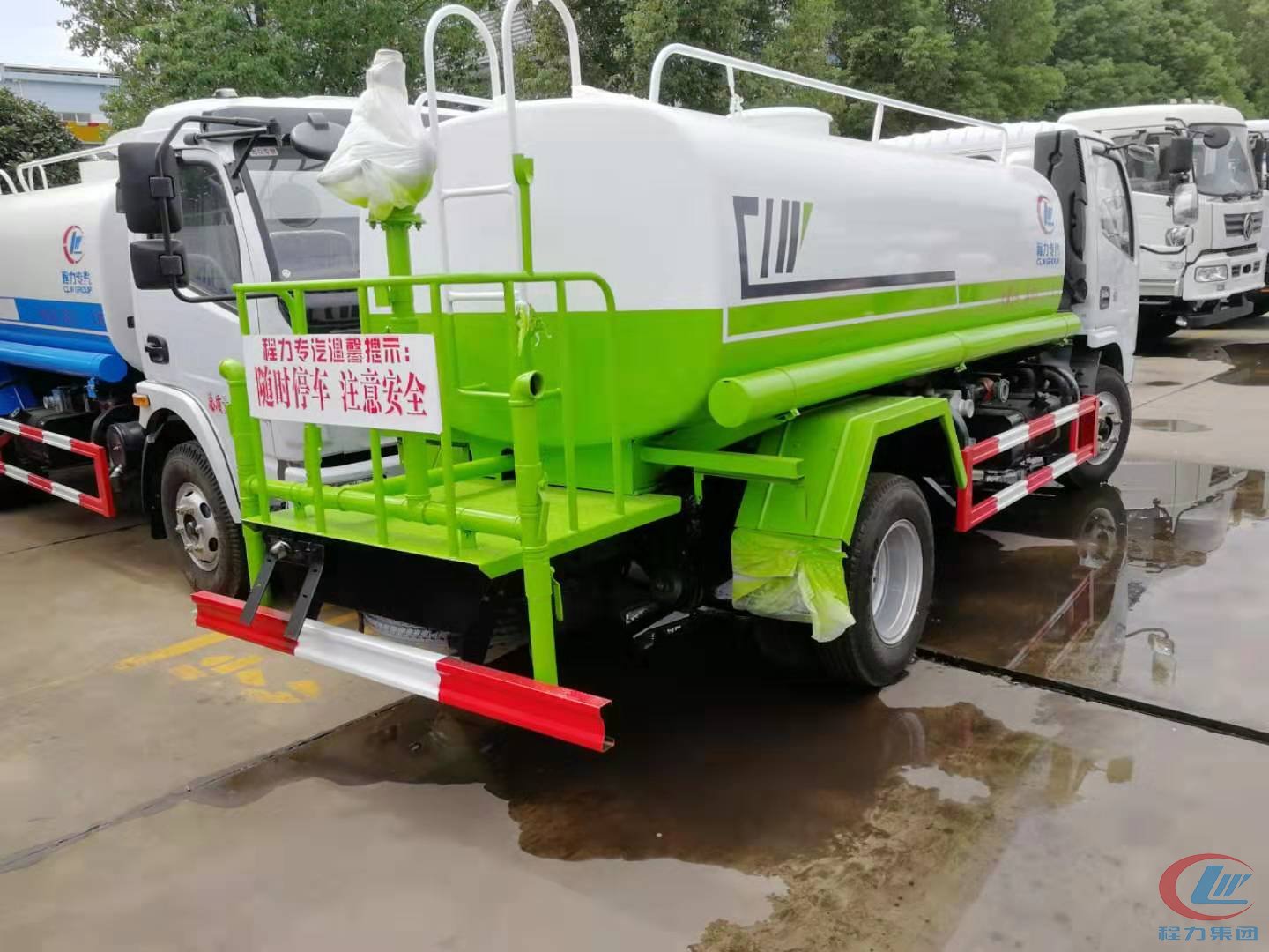 東風(fēng)多利卡國(guó)六灑水車5方罐體
