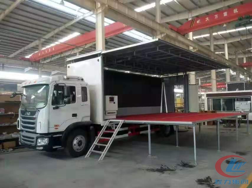 江淮國(guó)五舞臺(tái)車(chē)側(cè)面圖