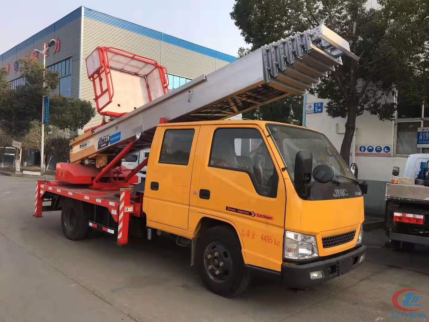 江鈴國(guó)五藍(lán)牌云梯車(chē)