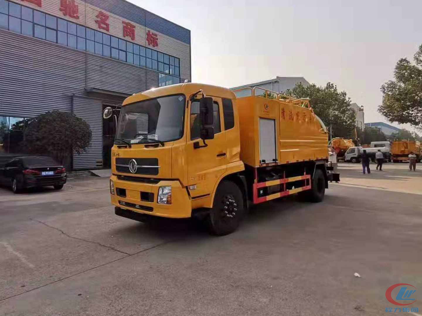 工程黃-東風(fēng)天錦清洗吸污車(chē)