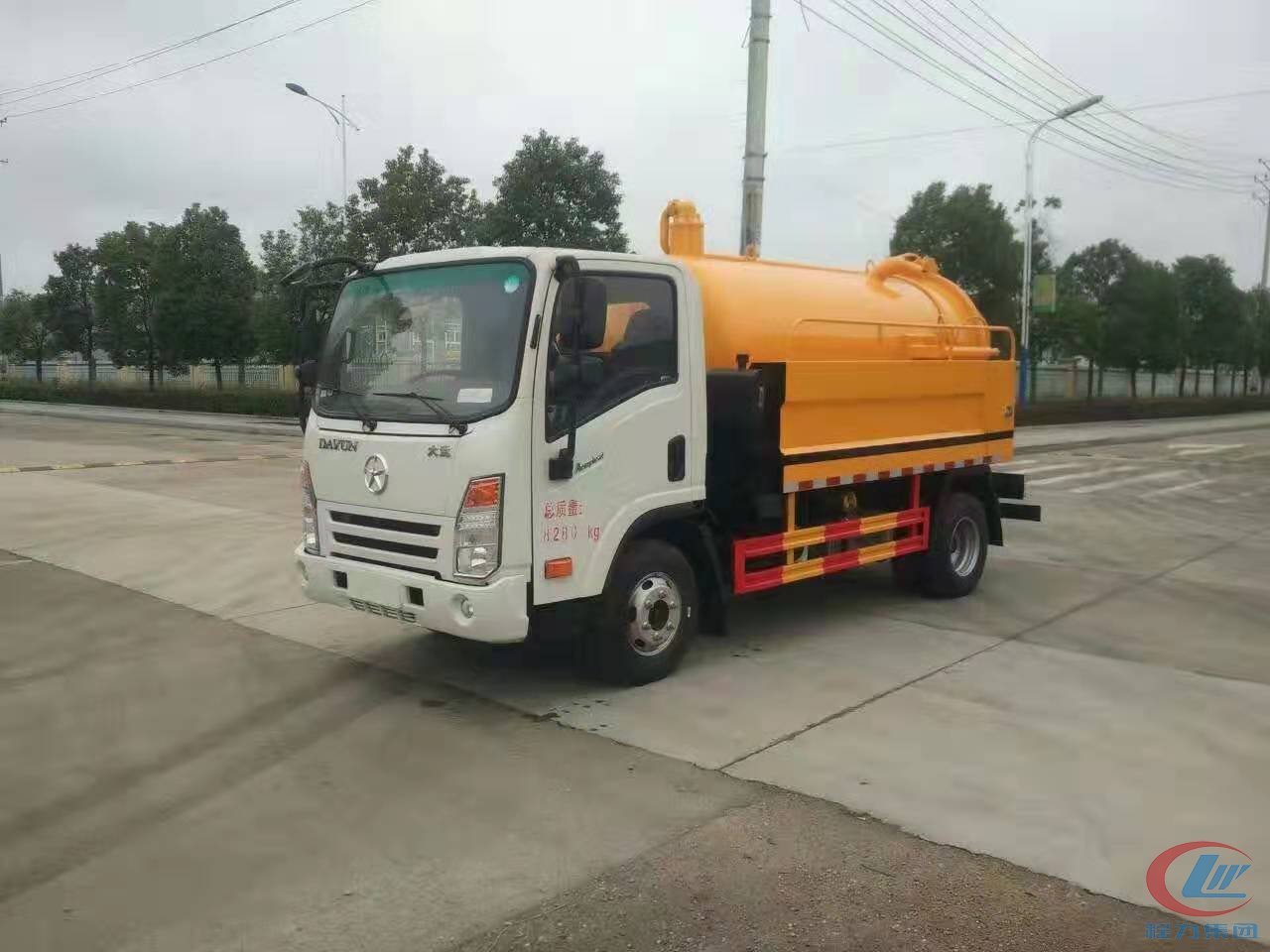 大運(yùn)奧普力國五清洗吸污車