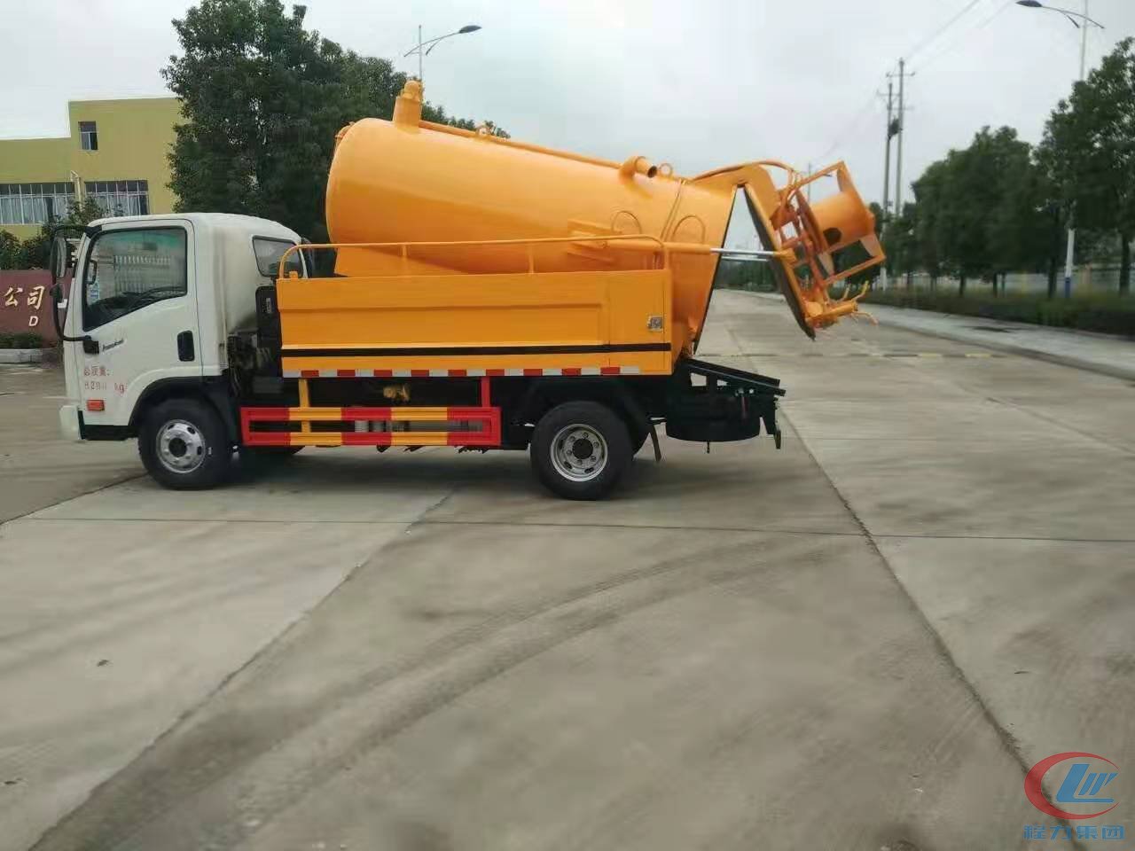 大運(yùn)清洗吸污車