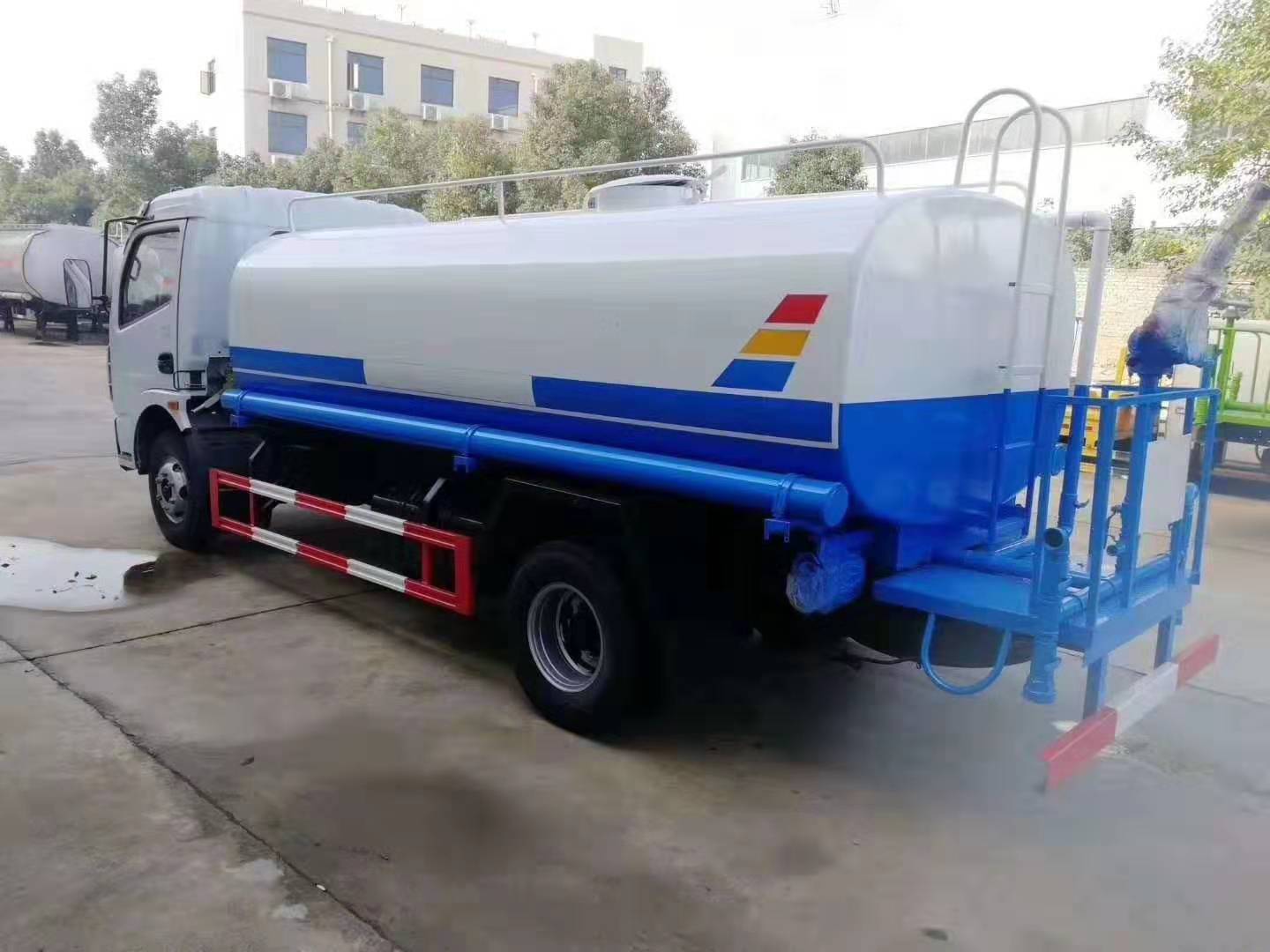 綠化噴灑車(chē)出口車(chē)