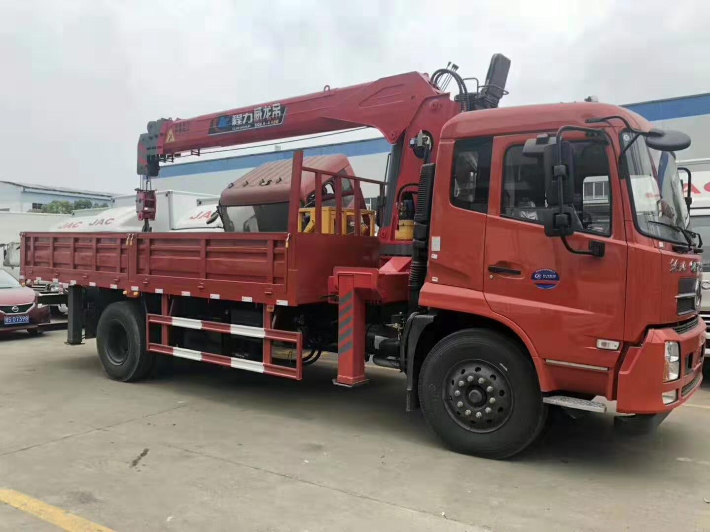 程力東風(fēng)天錦8噸隨車(chē)吊側(cè)面圖