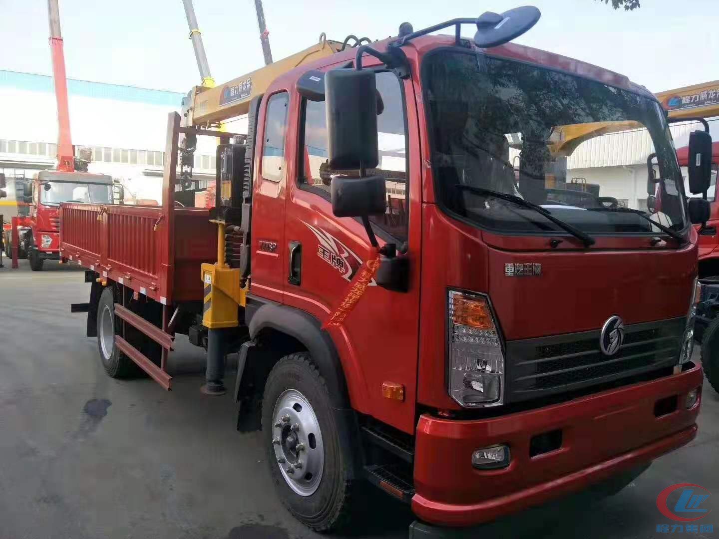 程力集團(tuán)重汽王牌藍(lán)牌隨車吊高清圖