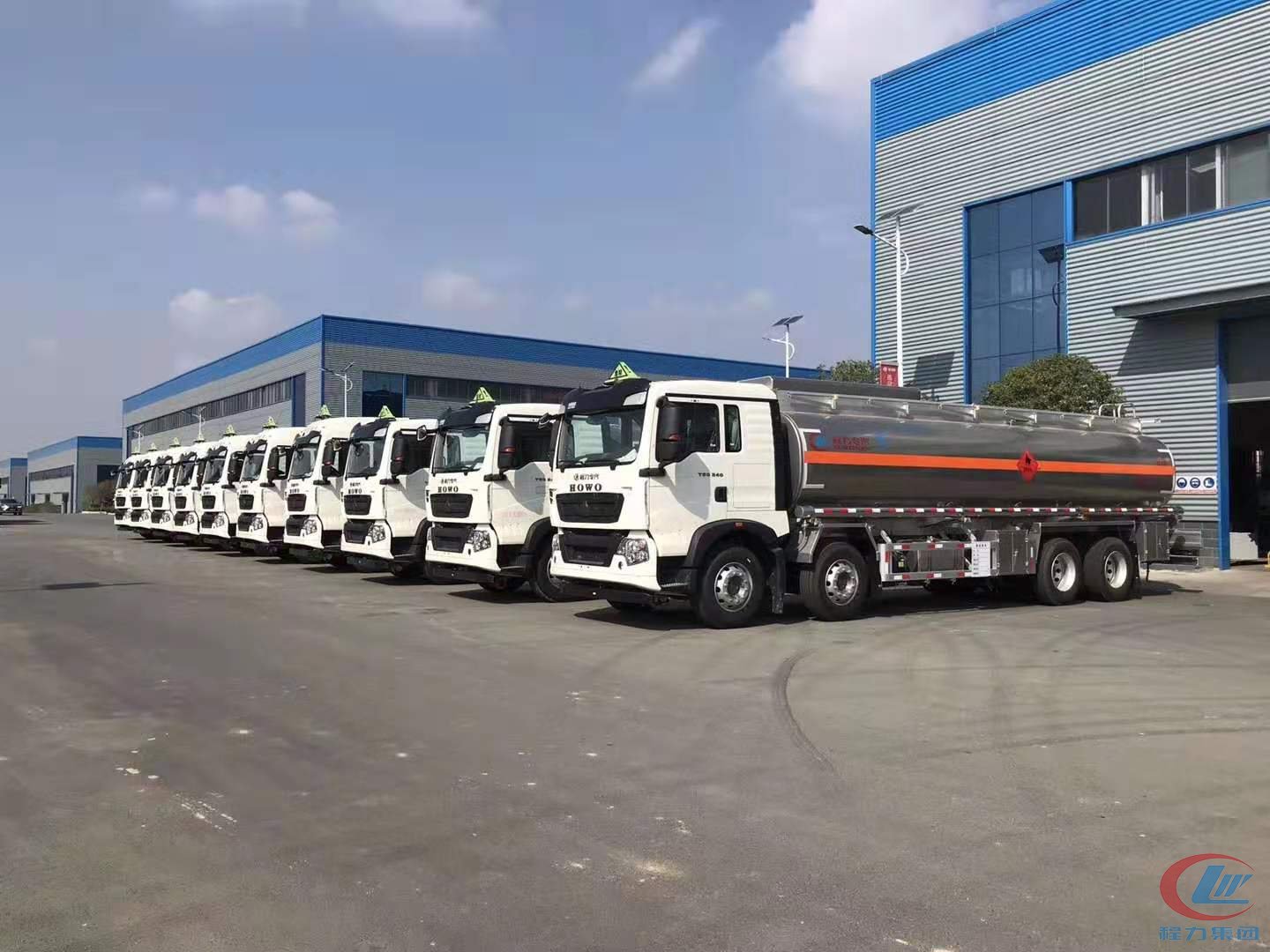 程力鋁合金油罐車(chē)