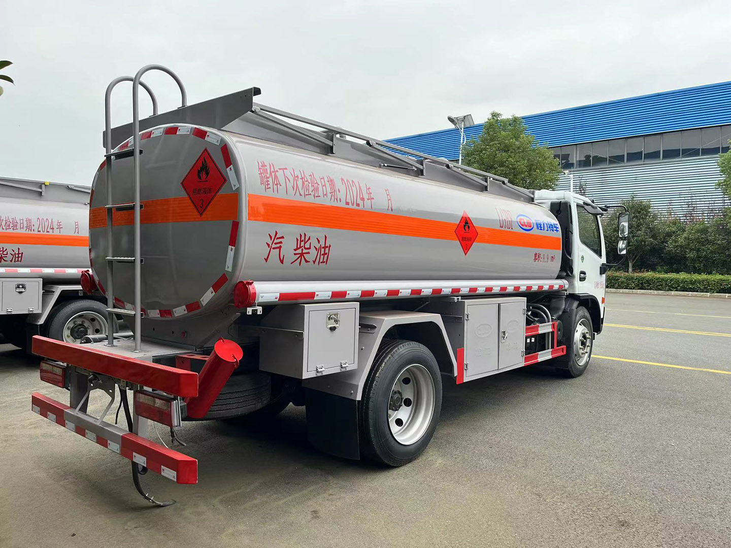 國(guó)六程力東風(fēng)10立方油罐車/加油車